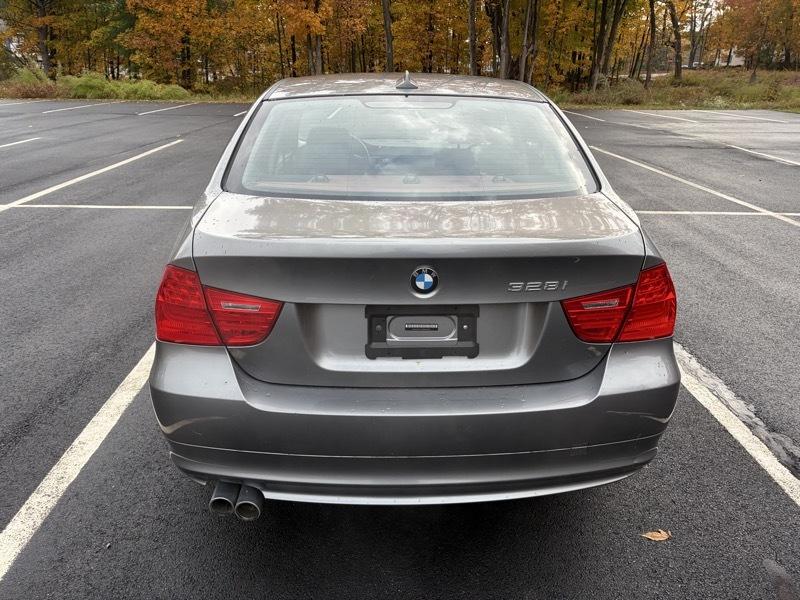 BMW 3-Series 328i xDrive SA 2011