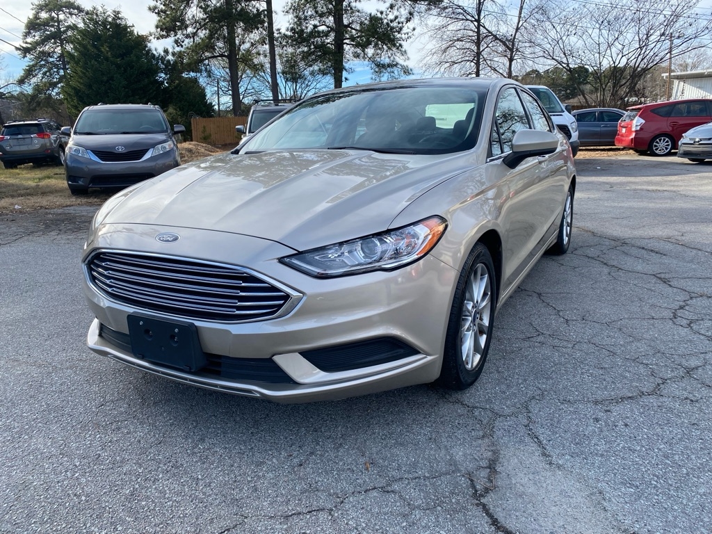 2017 Ford Fusion SE's photo