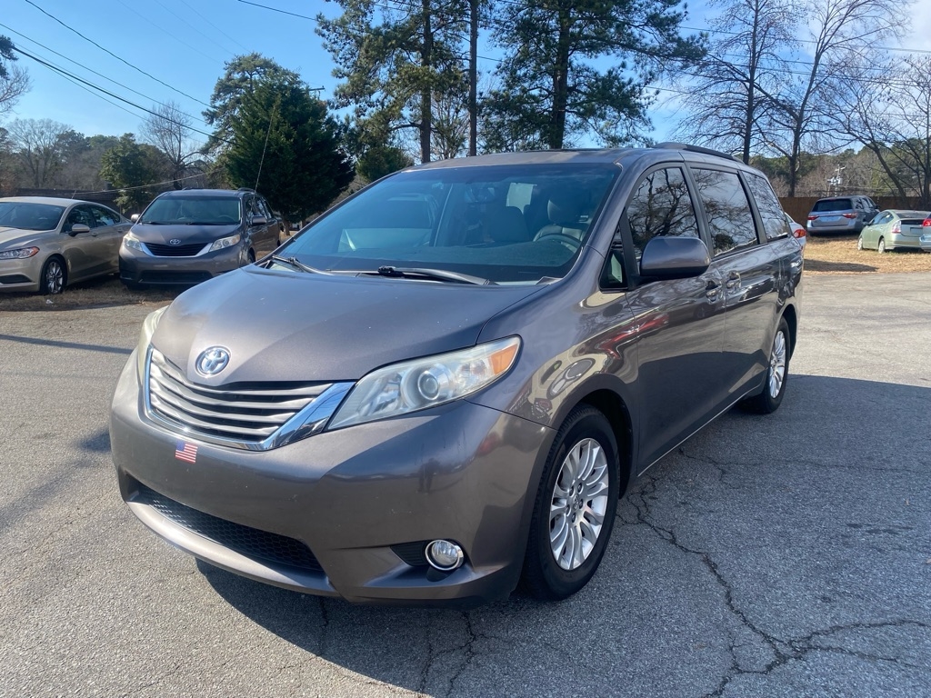 Toyota Sienna  2011