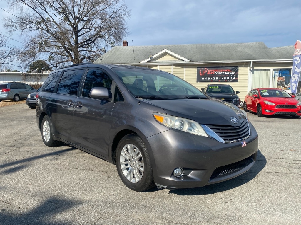 Toyota Sienna  2011