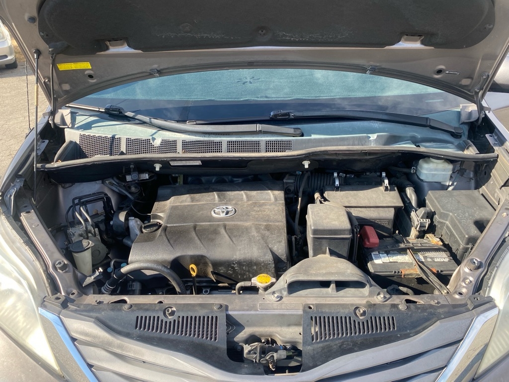 Toyota Sienna  2011