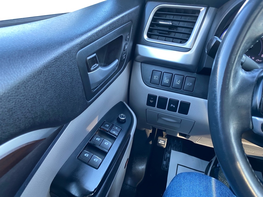 Toyota Highlander  2016