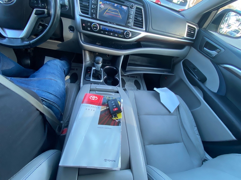 Toyota Highlander  2016