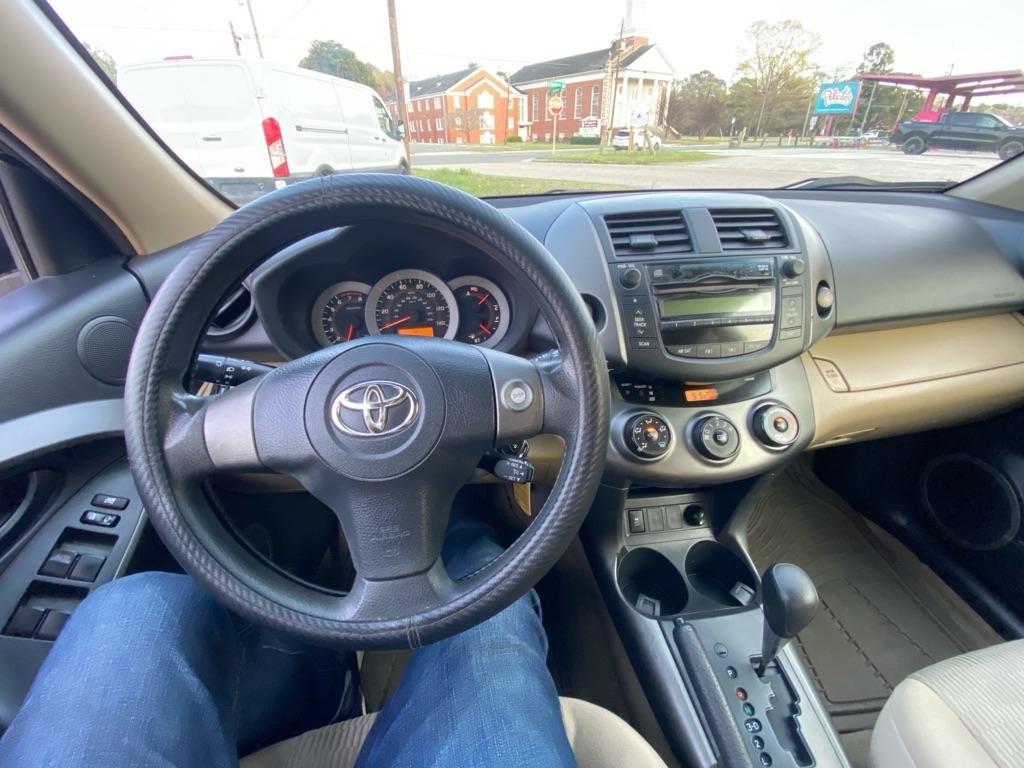 Toyota RAV4  2010