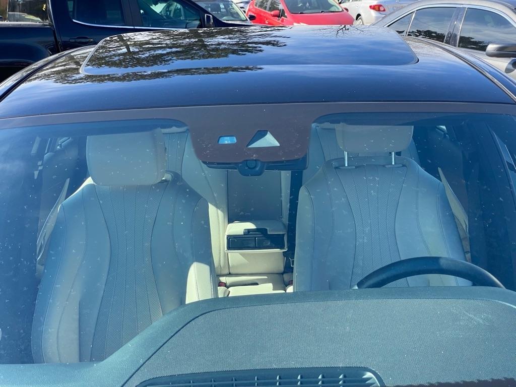 Mercedes-Benz E-Class  2022