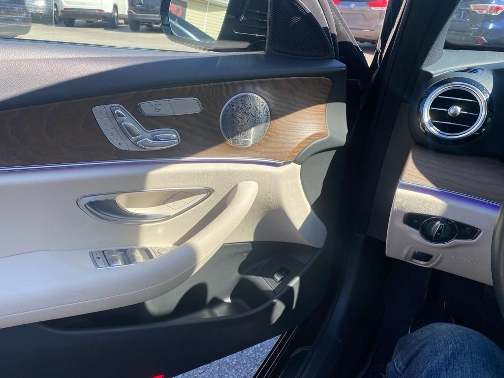 Mercedes-Benz E-Class  2022