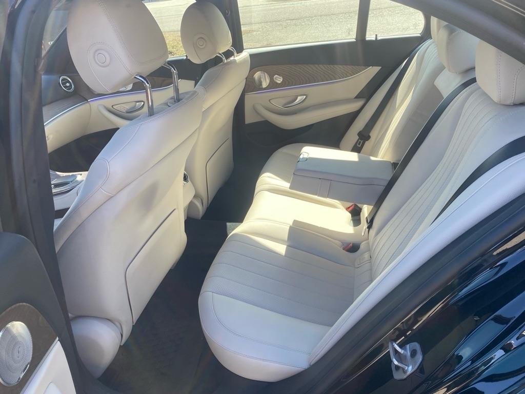 Mercedes-Benz E-Class  2022