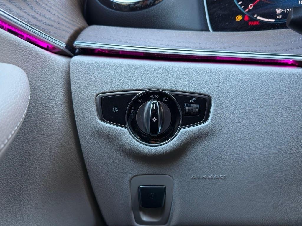 Mercedes-Benz E-Class  2022