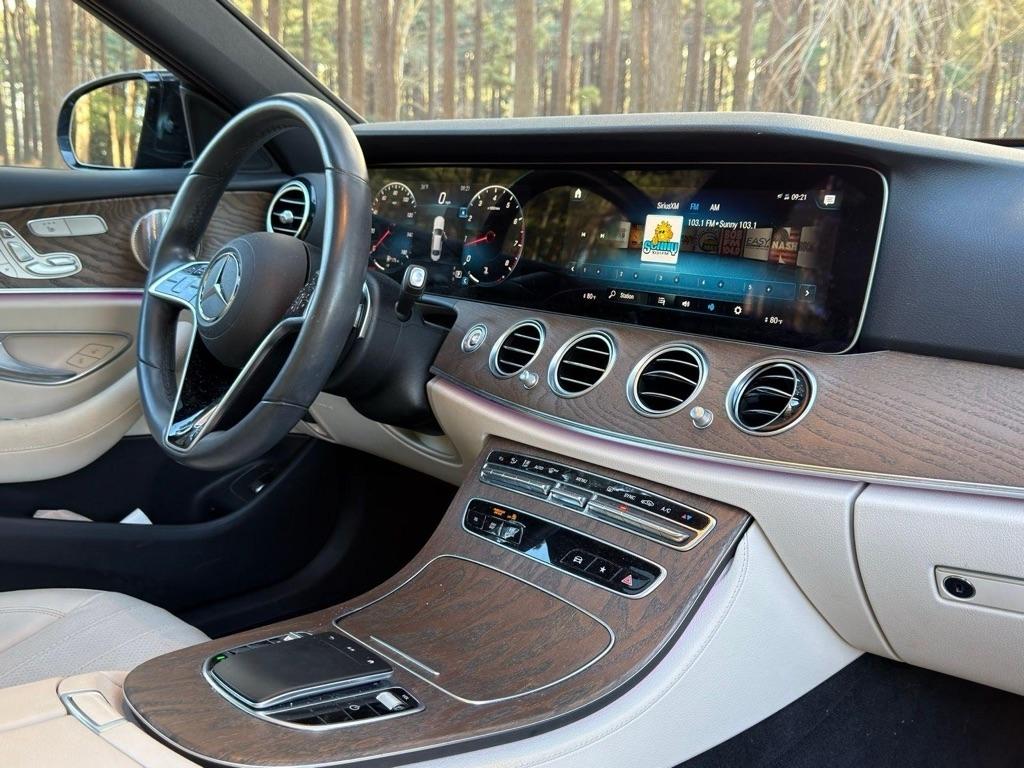 Mercedes-Benz E-Class  2022