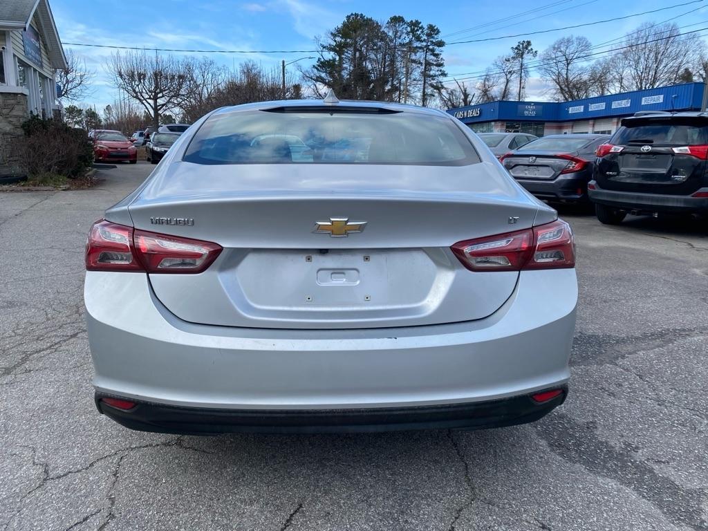 Chevrolet Malibu  2021