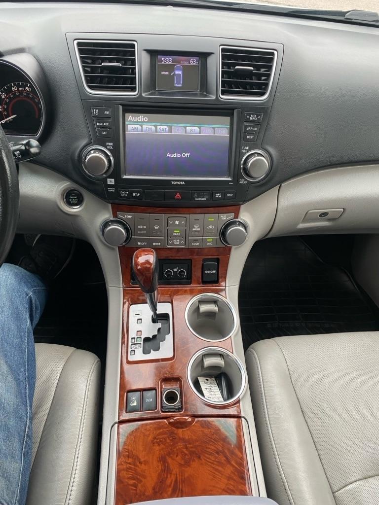 Toyota Highlander  2012