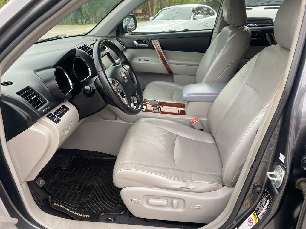 Toyota Highlander  2012