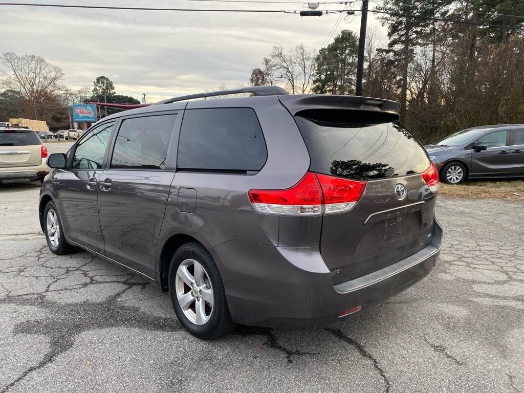 Toyota Sienna  2013