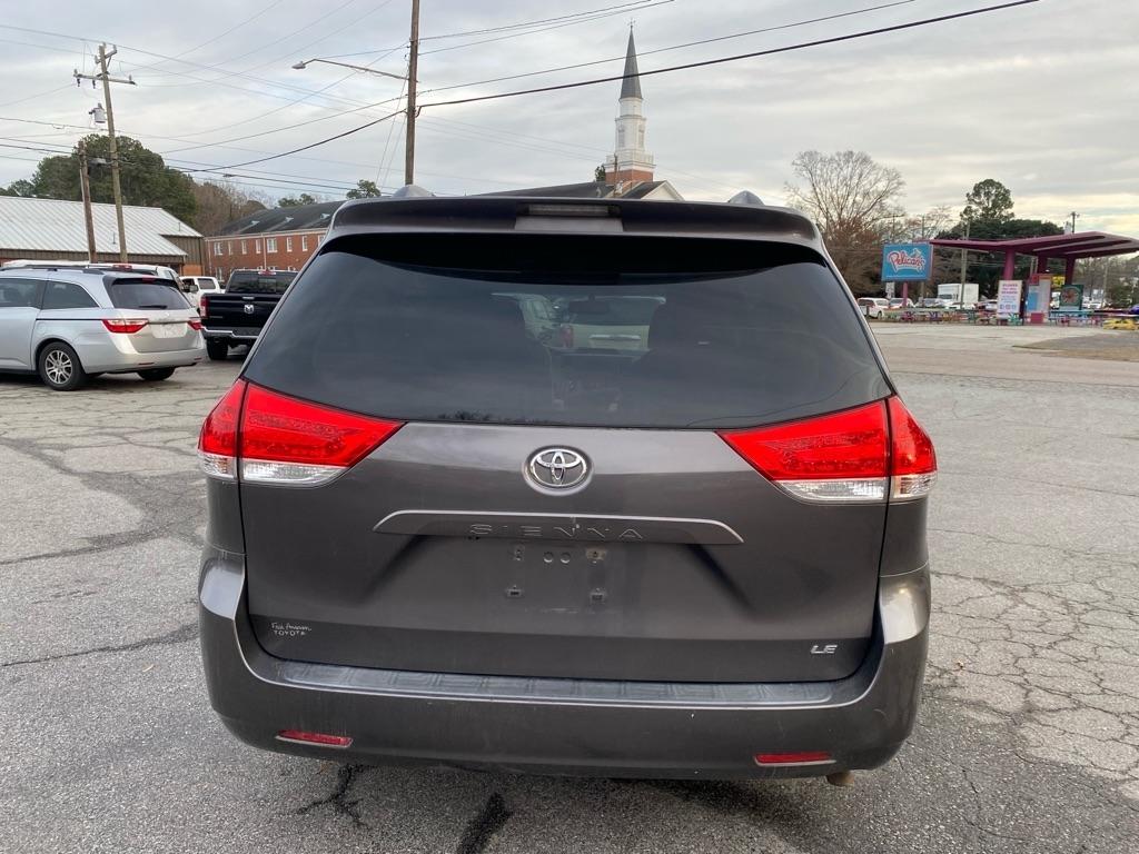 Toyota Sienna  2013