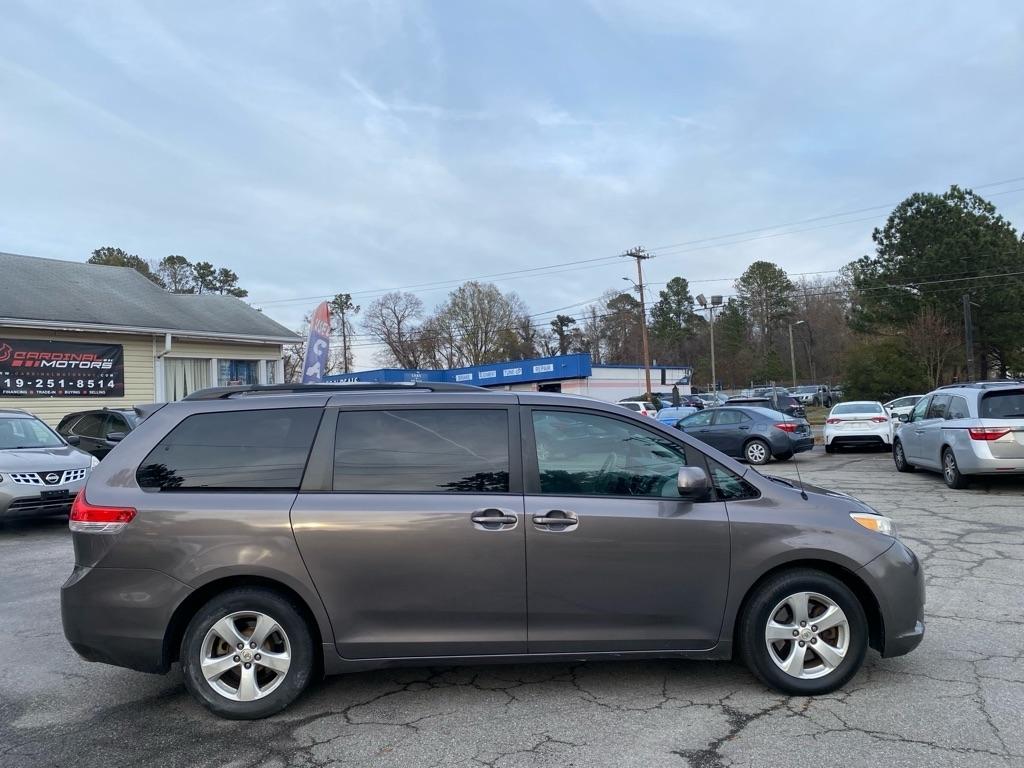 Toyota Sienna  2013