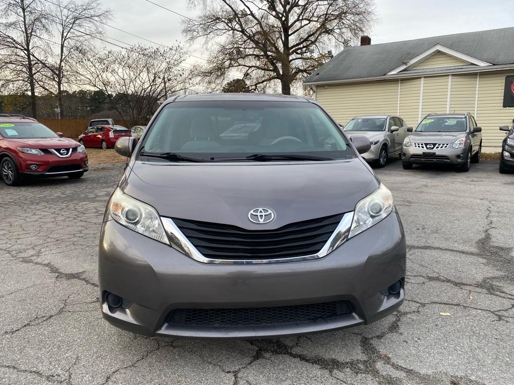 Toyota Sienna  2013