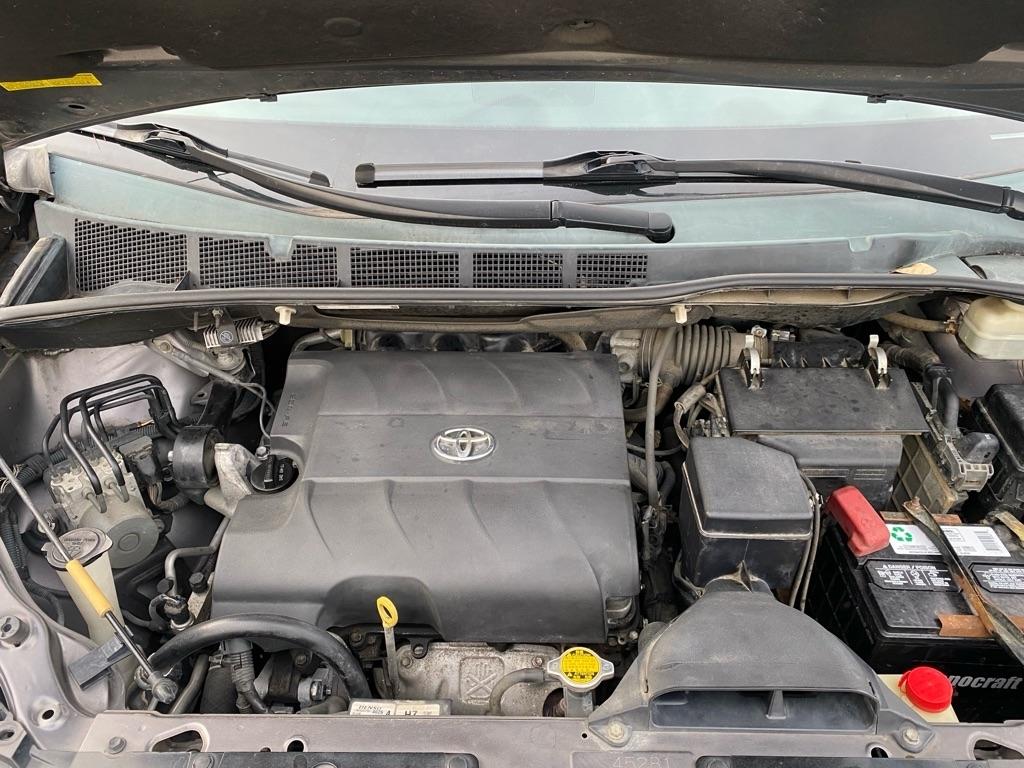 Toyota Sienna  2013