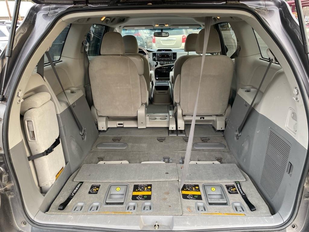 Toyota Sienna  2013