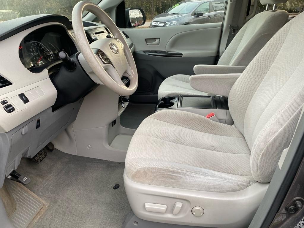 Toyota Sienna  2013