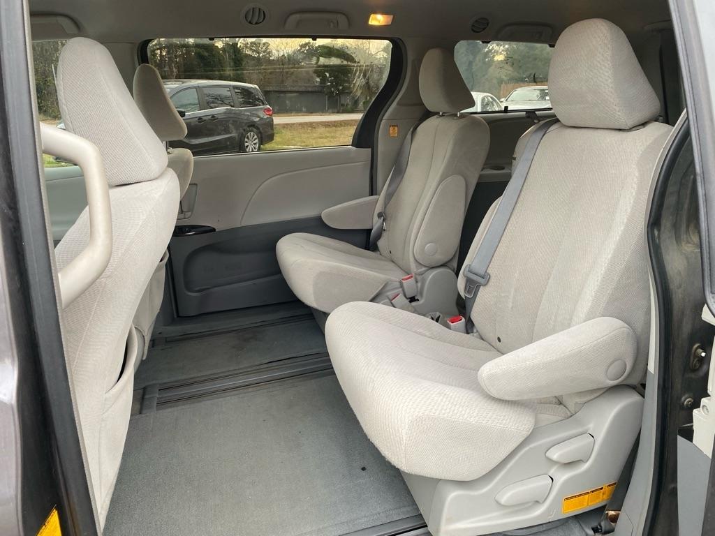 Toyota Sienna  2013