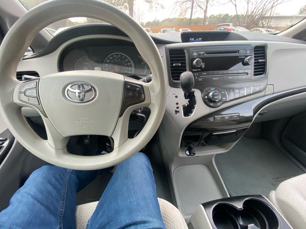 Toyota Sienna  2013