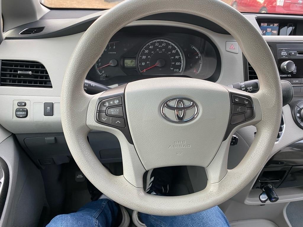 Toyota Sienna  2013