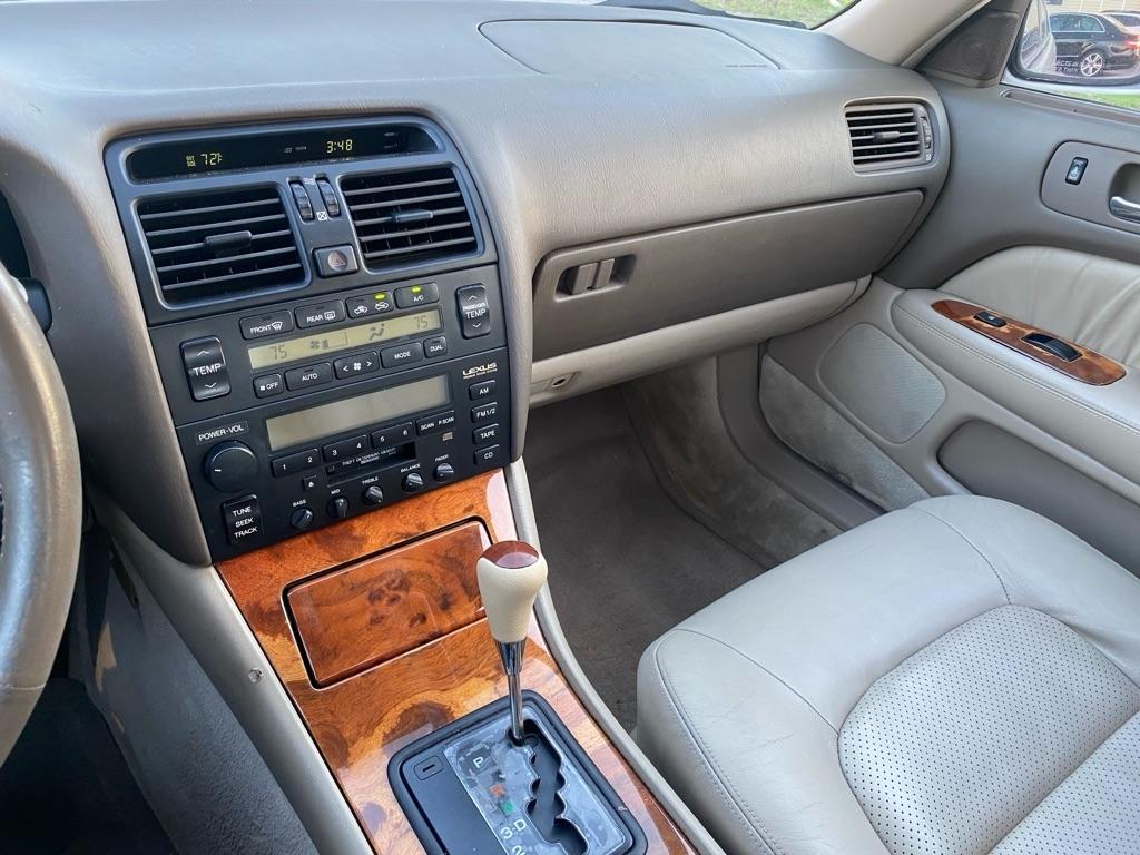 Lexus LS 400  1997