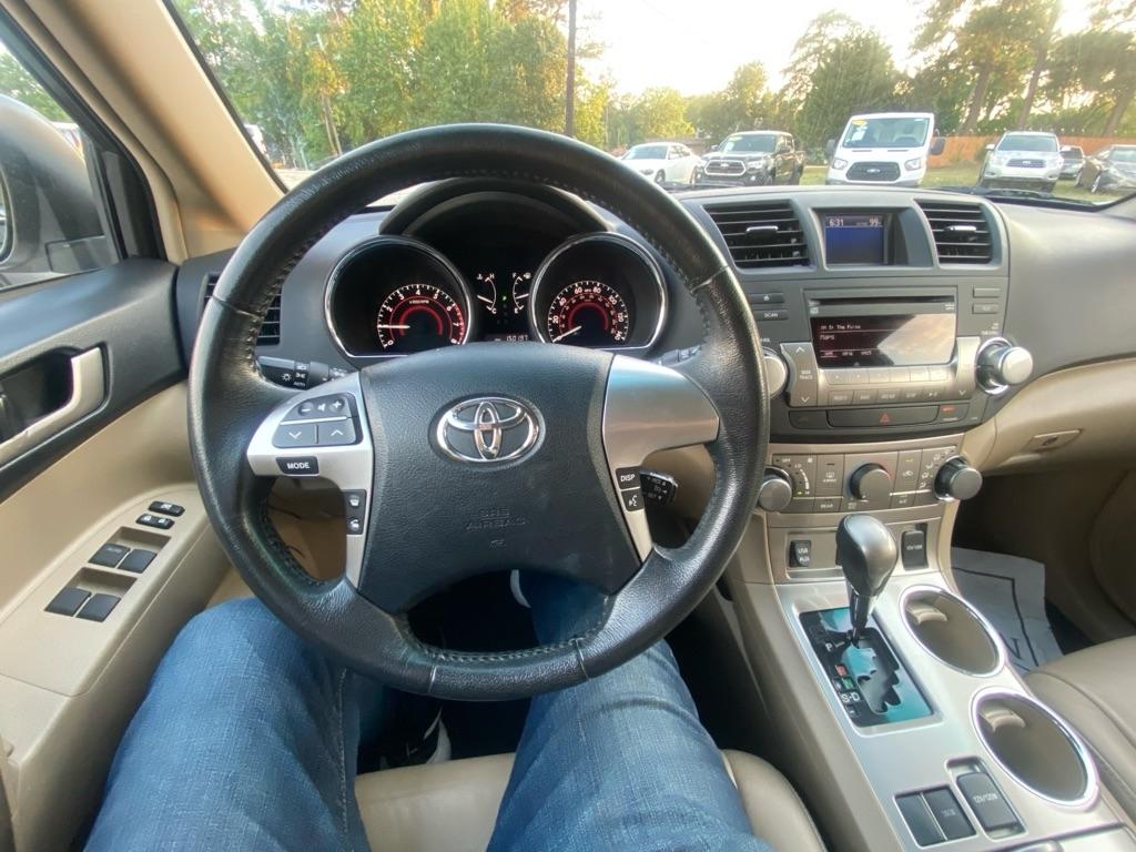 Toyota Highlander  2011