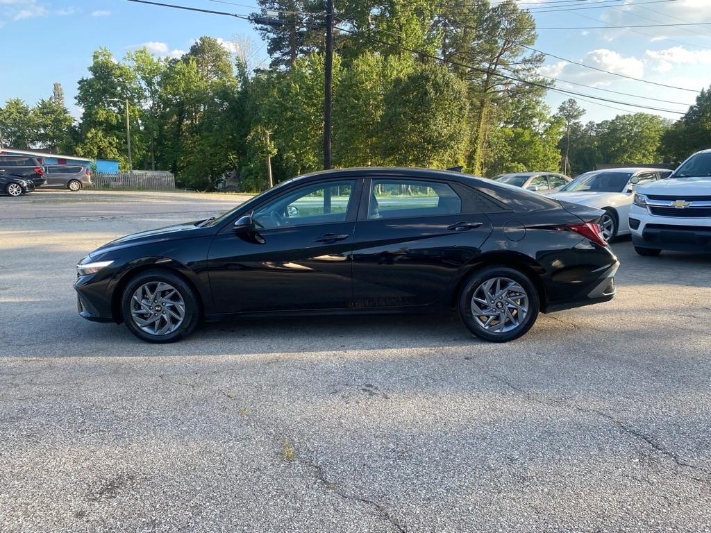 Hyundai Elantra  2024