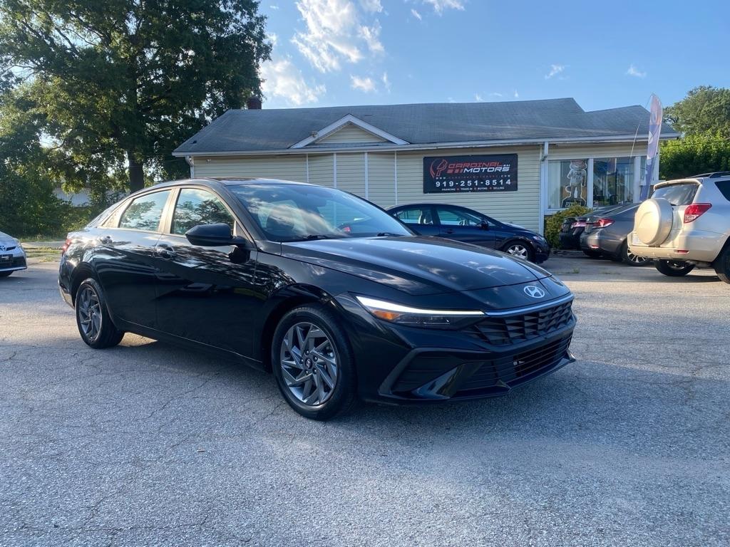 Hyundai Elantra  2024