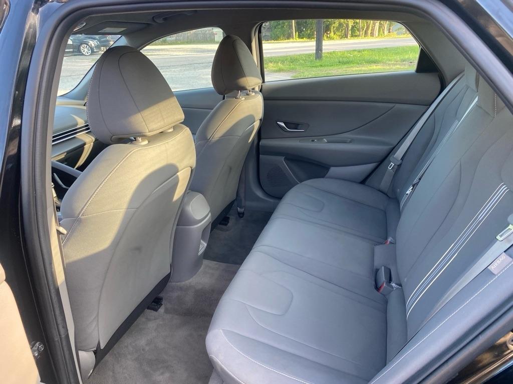 Hyundai Elantra  2024