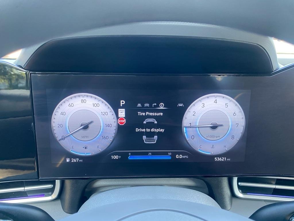 Hyundai Elantra  2024