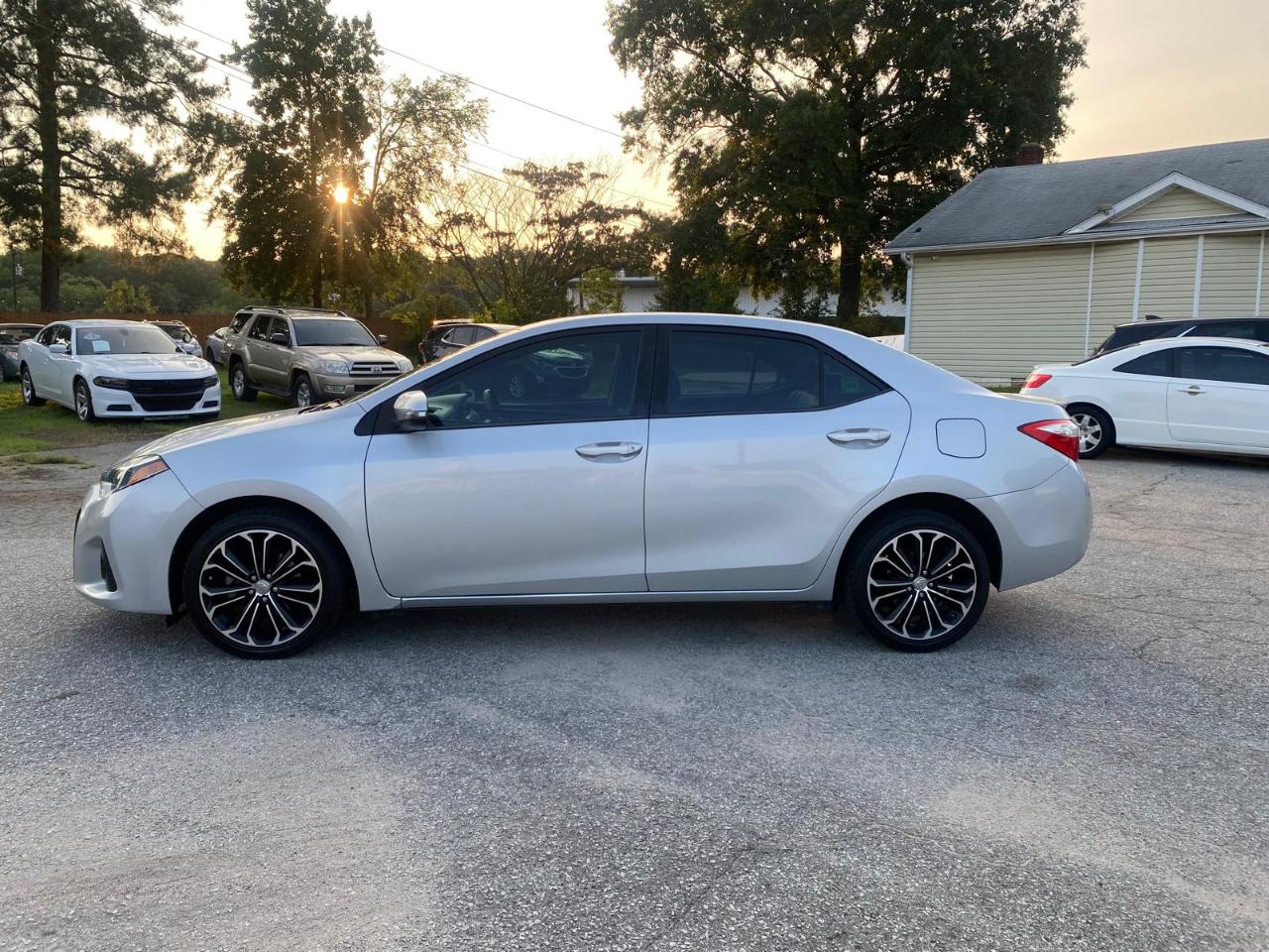 Toyota Corolla 4dr Sdn Auto S (Natl) 2015