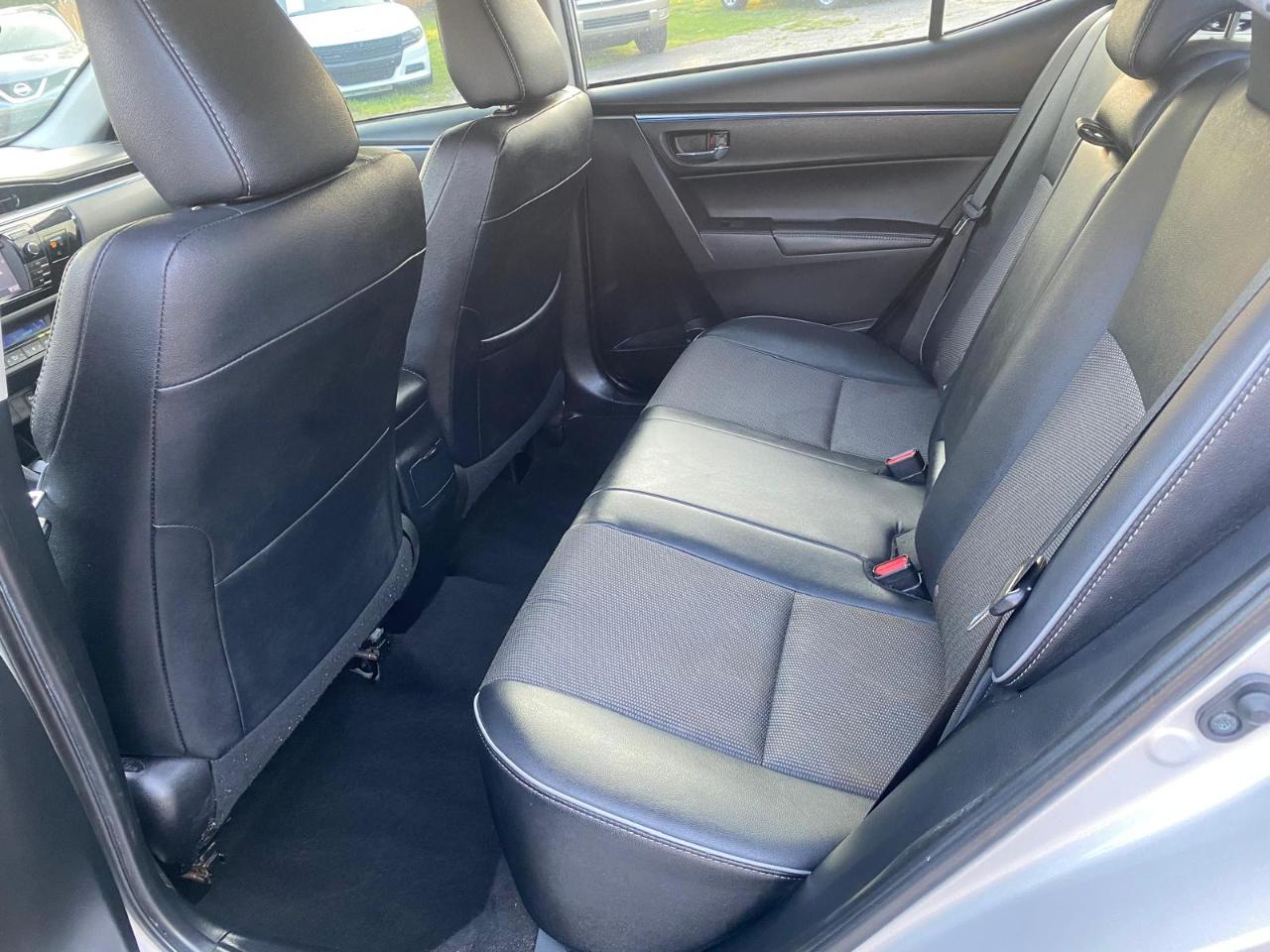 Toyota Corolla 4dr Sdn Auto S (Natl) 2015