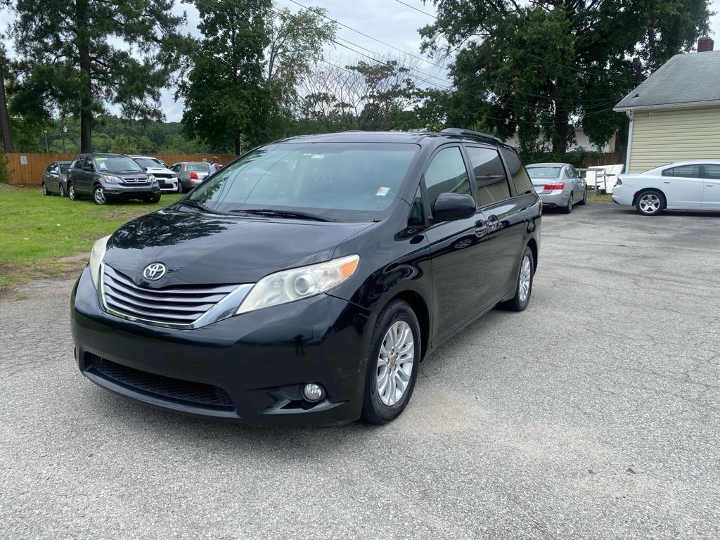 Toyota Sienna  2016