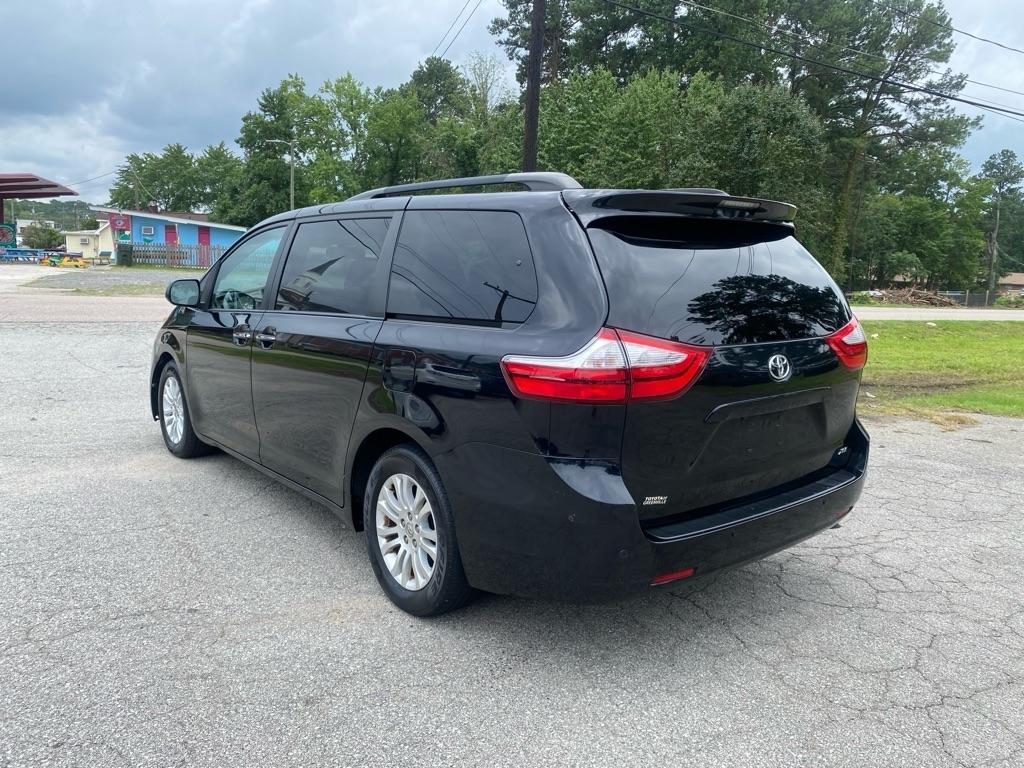 Toyota Sienna  2016