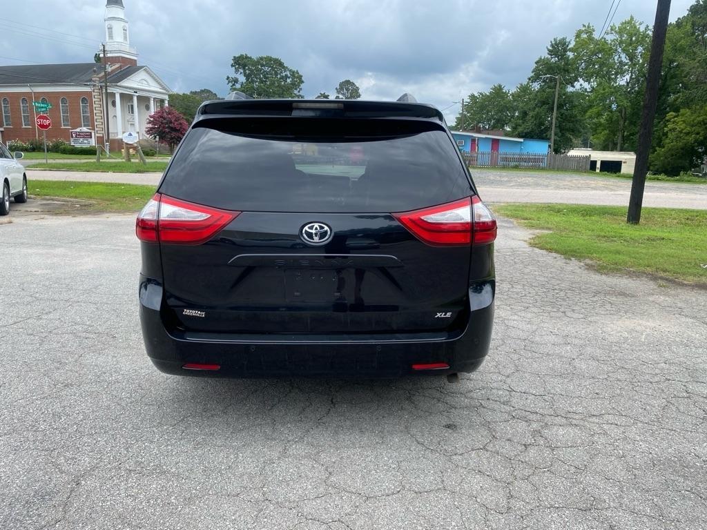 Toyota Sienna  2016