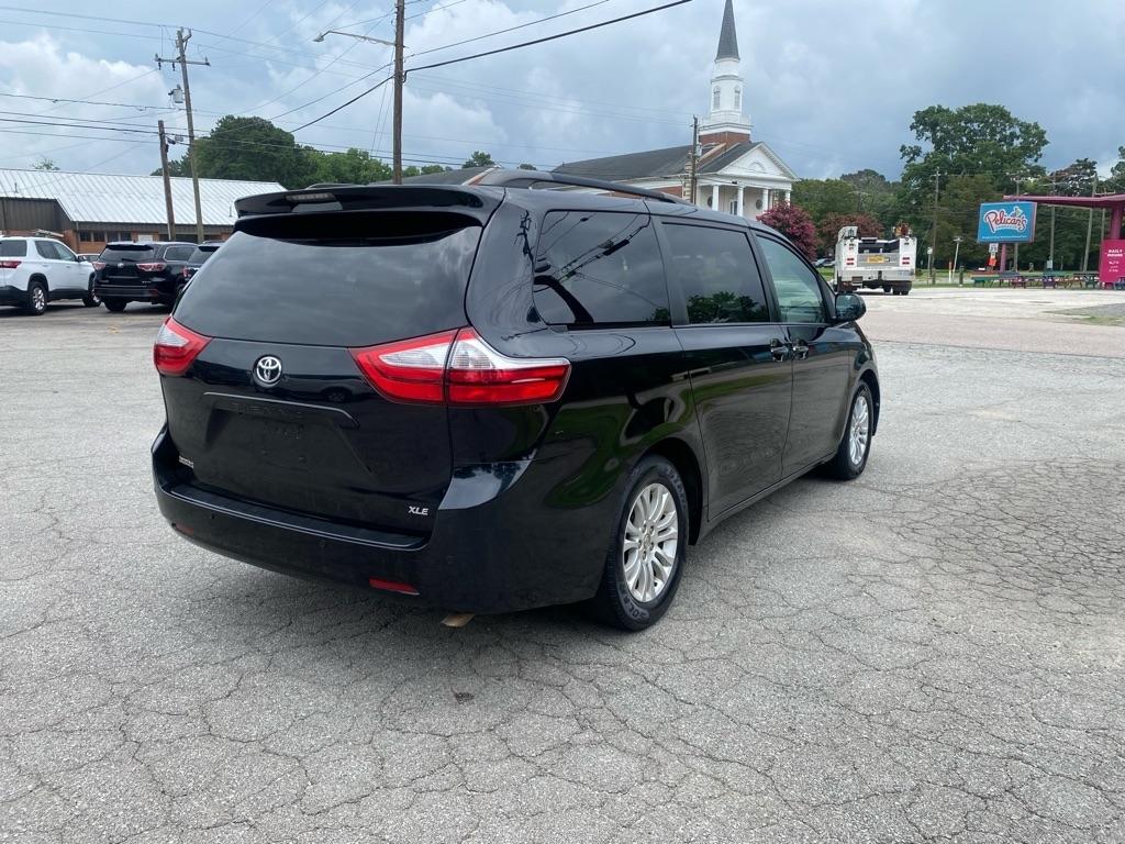 Toyota Sienna  2016