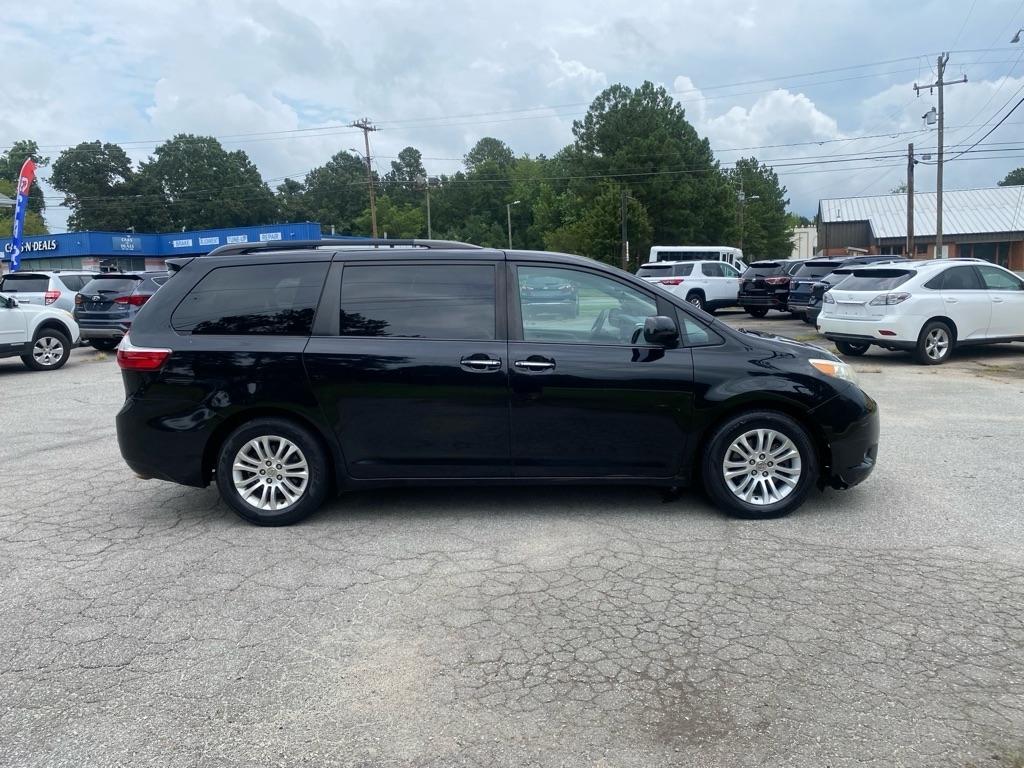 Toyota Sienna  2016