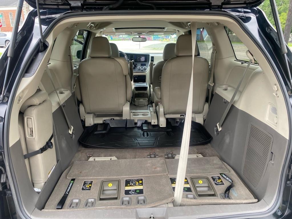 Toyota Sienna  2016