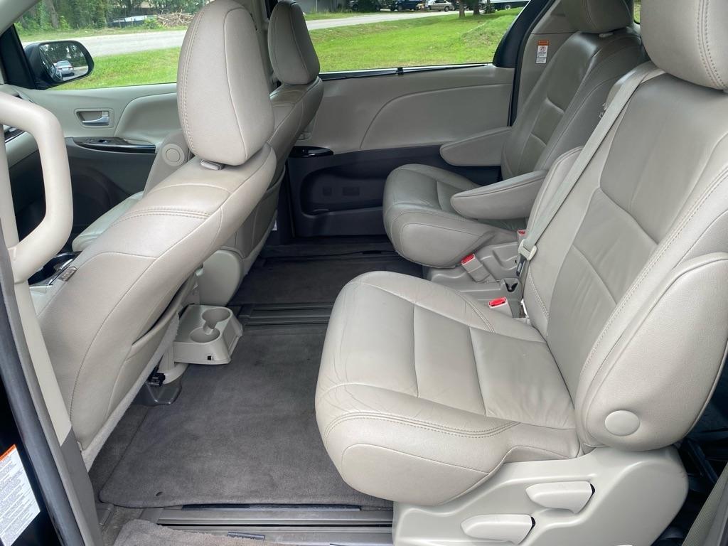 Toyota Sienna  2016