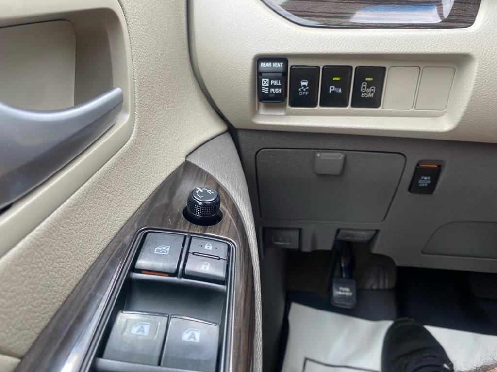 Toyota Sienna  2016