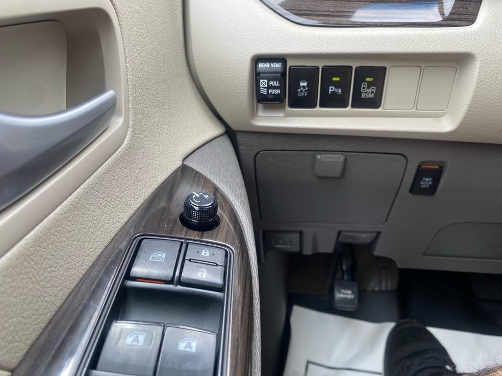 Toyota Sienna  2016