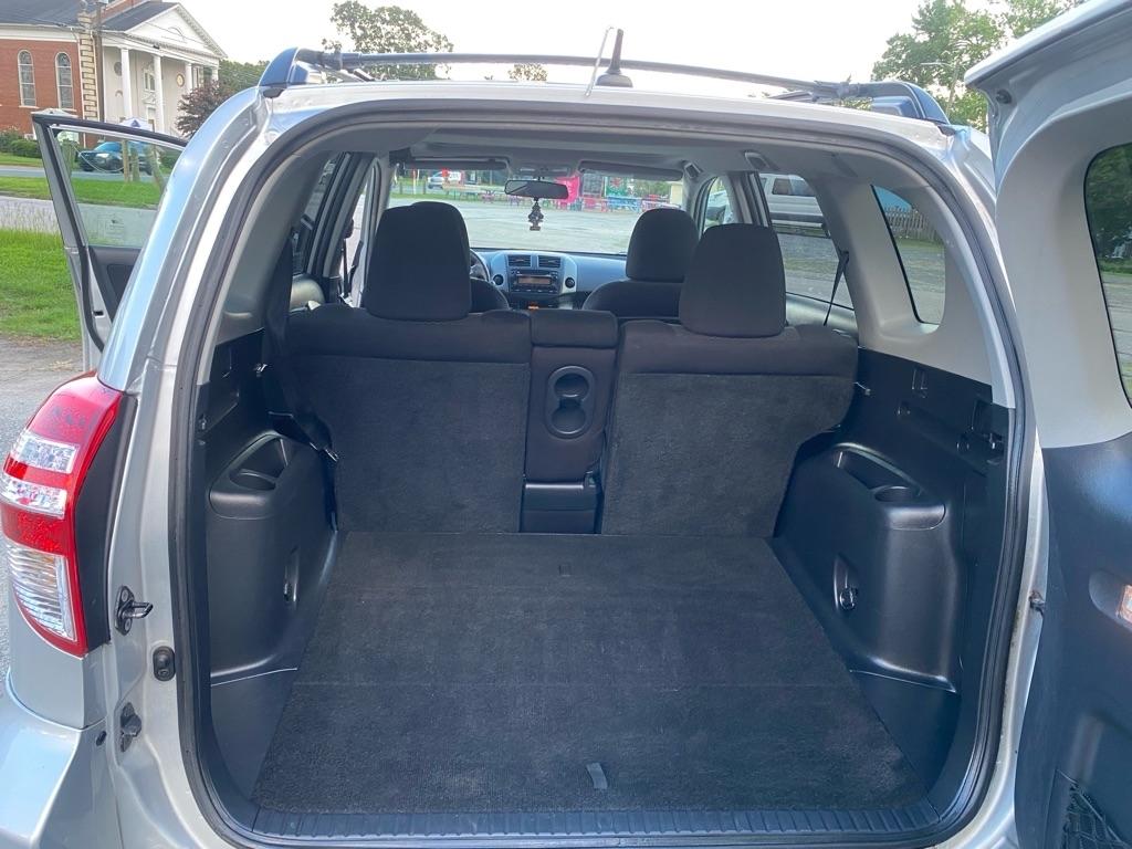 Toyota RAV4  2012