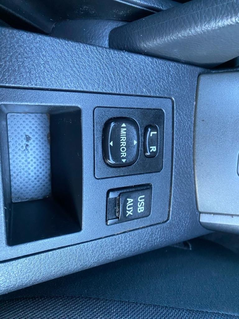 Toyota RAV4  2012