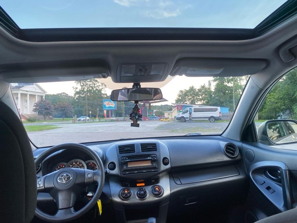 Toyota RAV4  2012