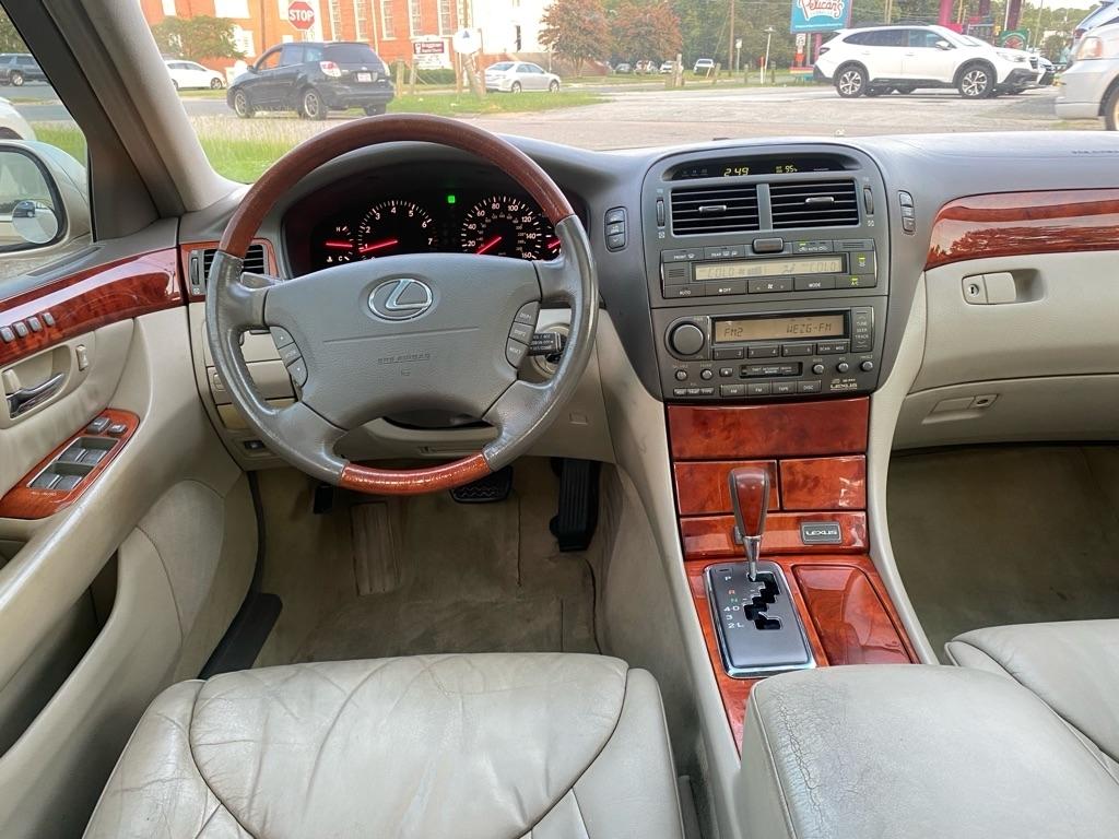 Lexus LS 430  2002