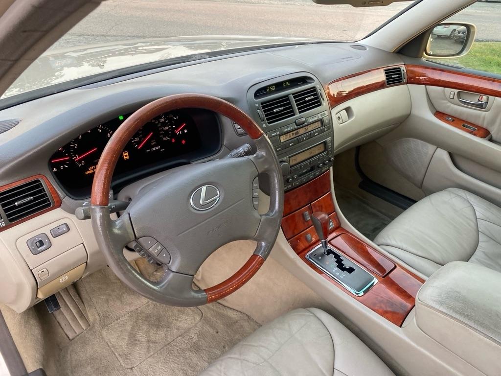 Lexus LS 430  2002