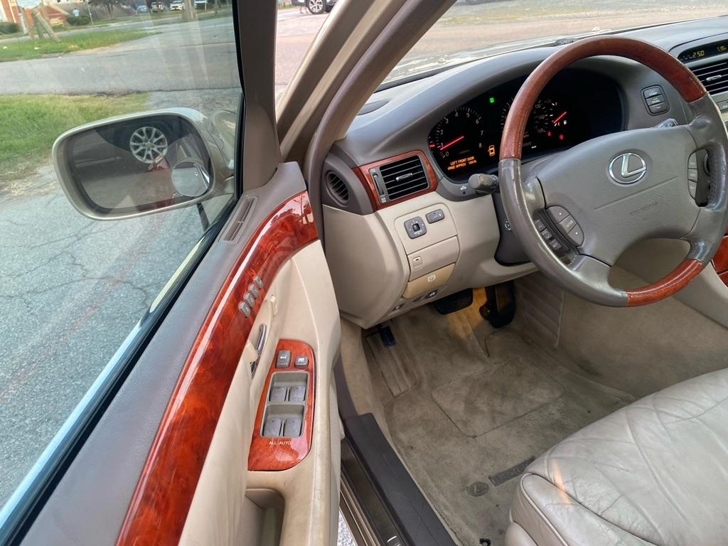 Lexus LS 430  2002