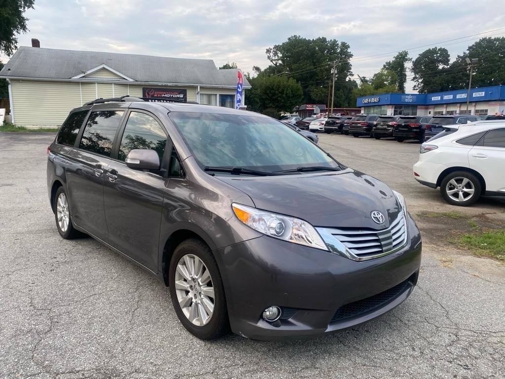 Toyota Sienna  2013